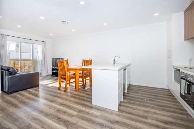 6/10 Palmerston Street Hamilton Central_2