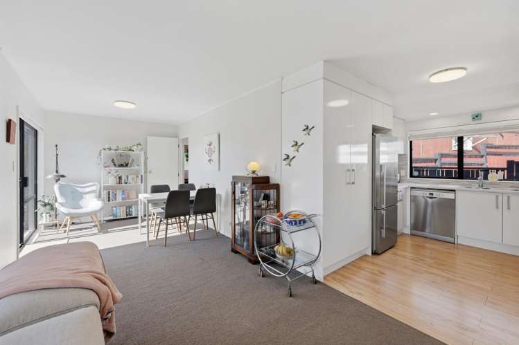 2/102 Sandspit Road Shelly Park_7