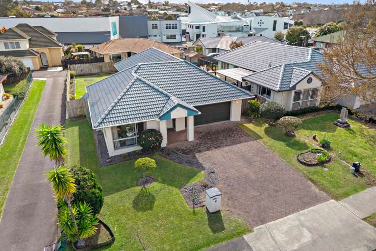 11 Headcorn Place Botany Downs_21
