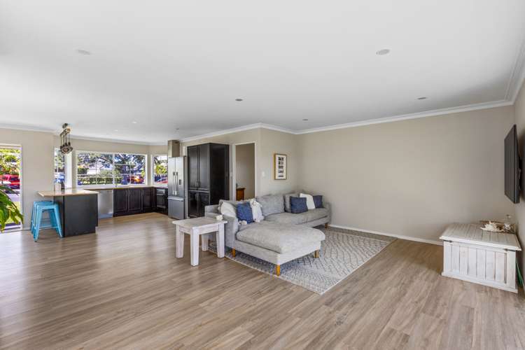 33 Maygrove Drive Orewa_5