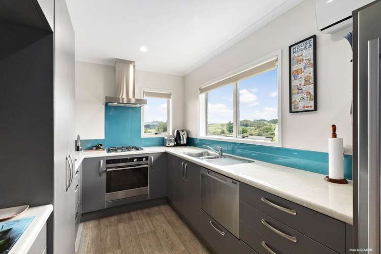 57/8 Village Place Tuakau_11