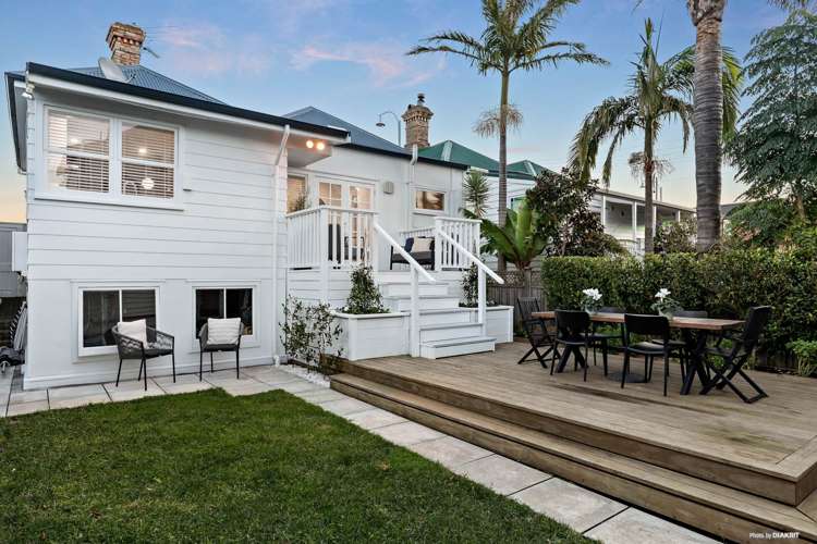 31 Queens Parade Devonport_29