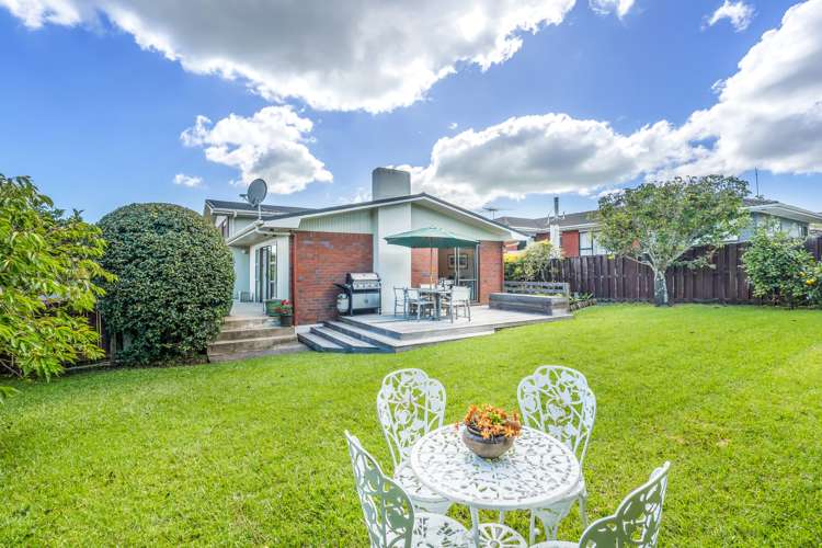 12 Galloway Crescent Farm Cove_22