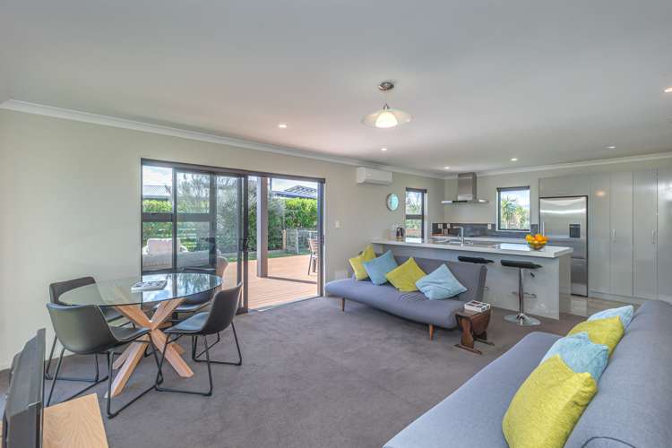 7 Grefor Lane Waitarere_8