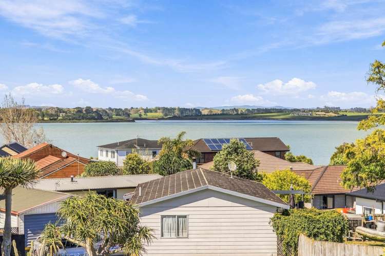 29 Sunningdale Street Wattle Downs_3