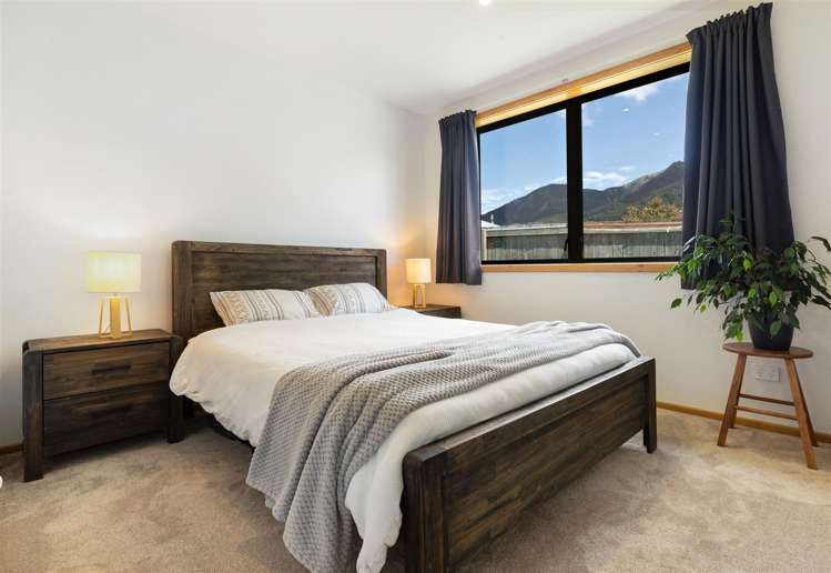 12 Hewson Crescent Lake Hawea_8