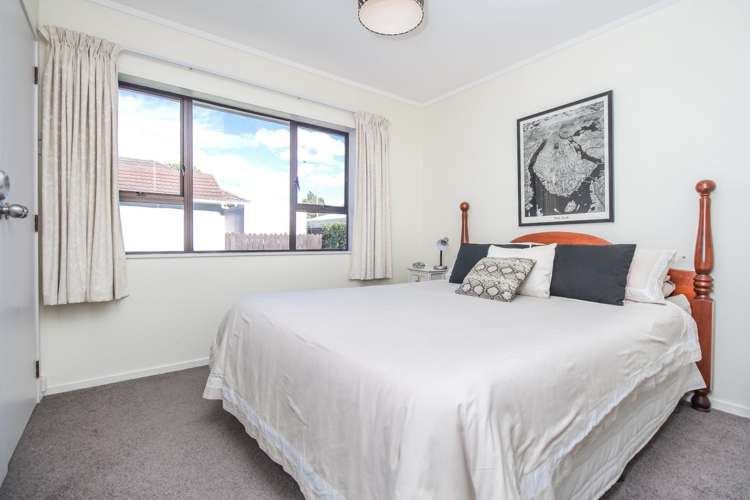 2/210 Te Atatu Road Te Atatu South_12