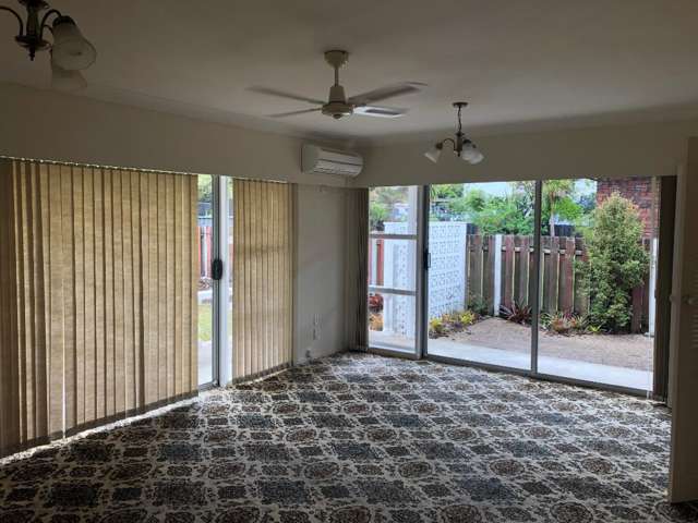 17 Fairway Drive 11601_2
