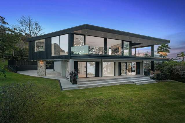 Ultimate Luxury Overlooking Ohope Beach