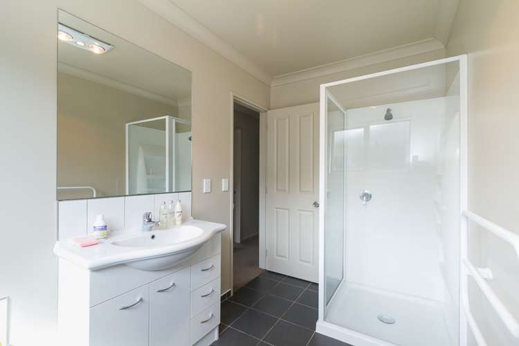 32 Moana Grove Waiwhetu_10