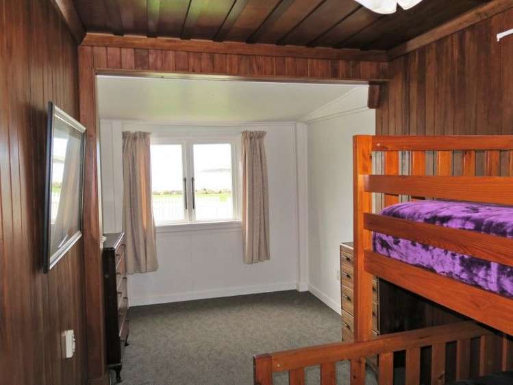 37 Park Lane Owaka_8