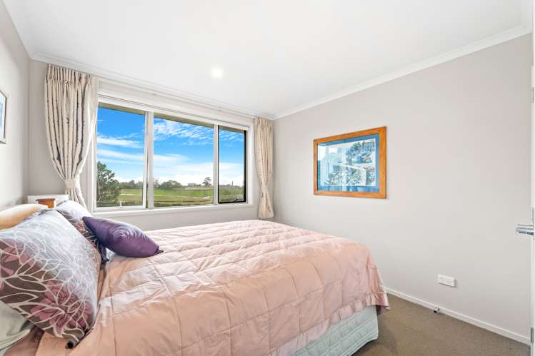 16 Ruth Craig Place Stanmore Bay_16