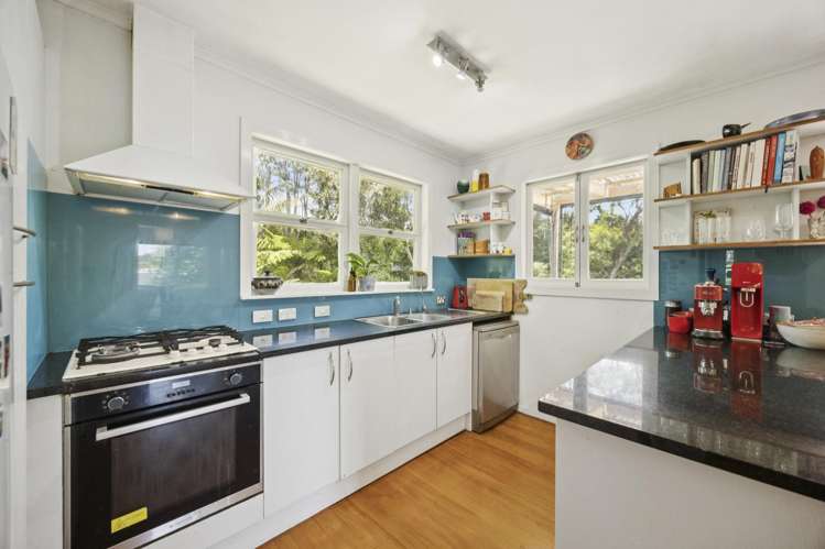 16 Mariana Place Glen Eden_4