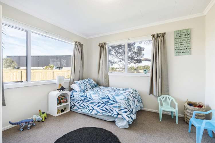 71 Clifton Drive Waitara_10