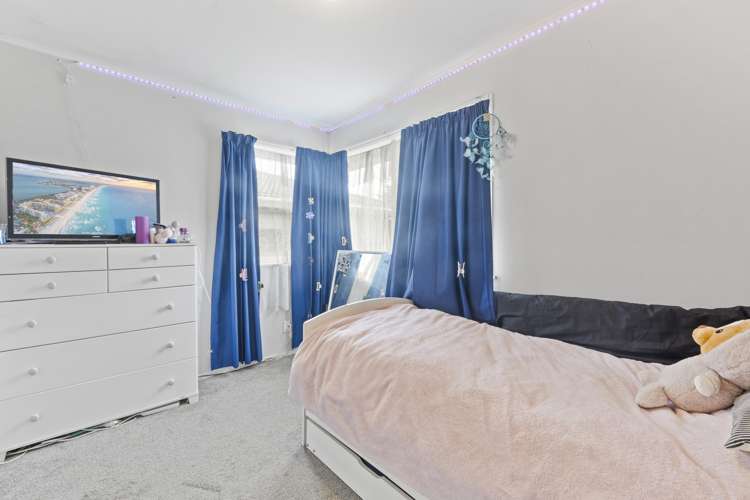 5 Rainbow Place Wattle Downs_5