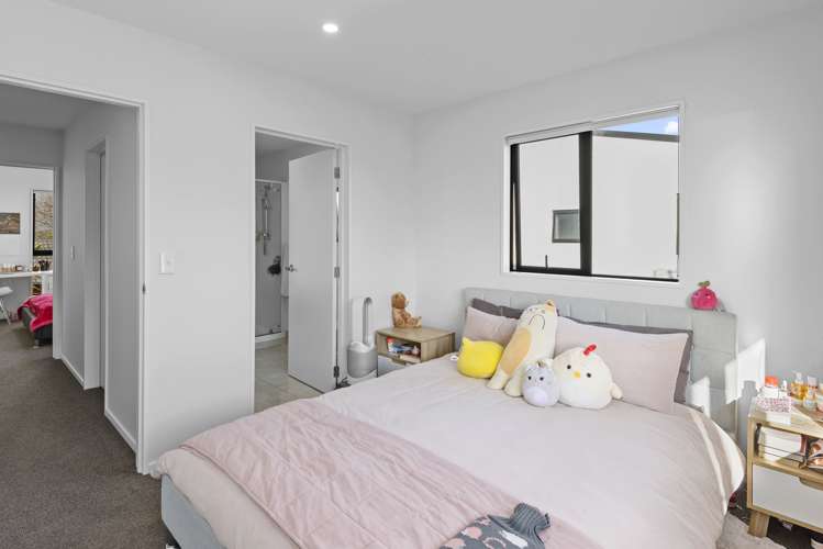 9 Verlamio Lane Edgeware_11