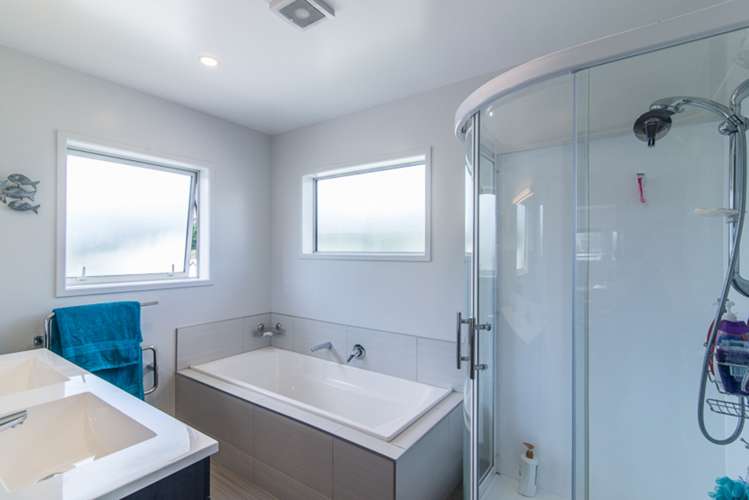 44 Resolution Drive Whitby_13