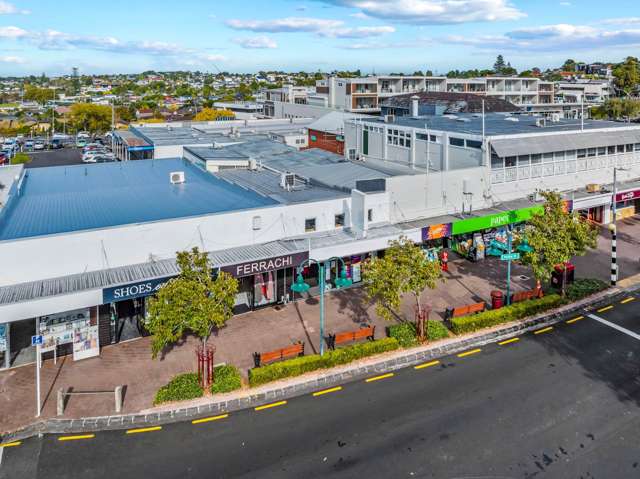 A RARE OPPORTUNITY IN HOWICK VILLAGE