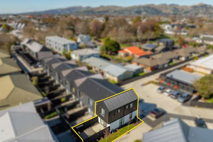 10/9 Grove Road Addington_21