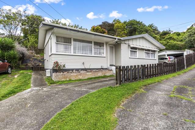 3 Jonathan Way Paparangi_1