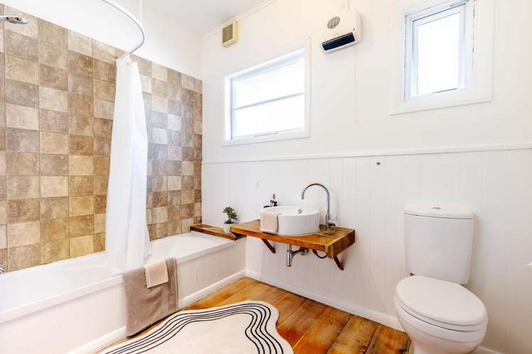 26 Jenner Road Toi Toi_16