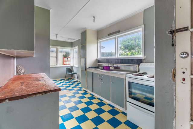 37 Featherston Crescent Otara_3