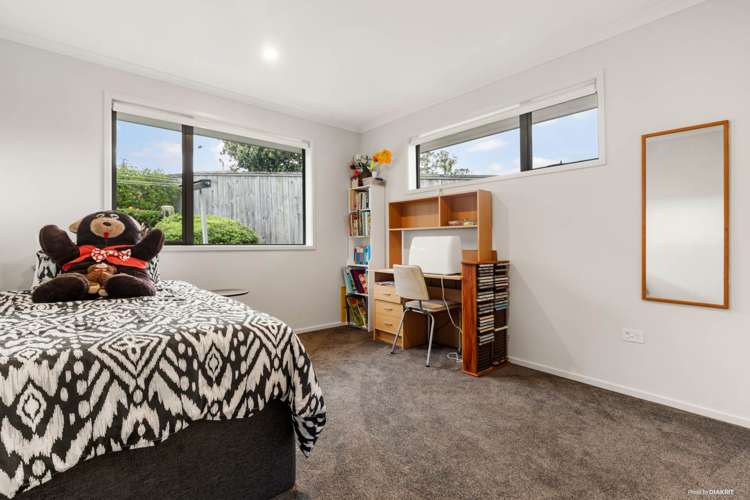 4 School Road Riverhead_11