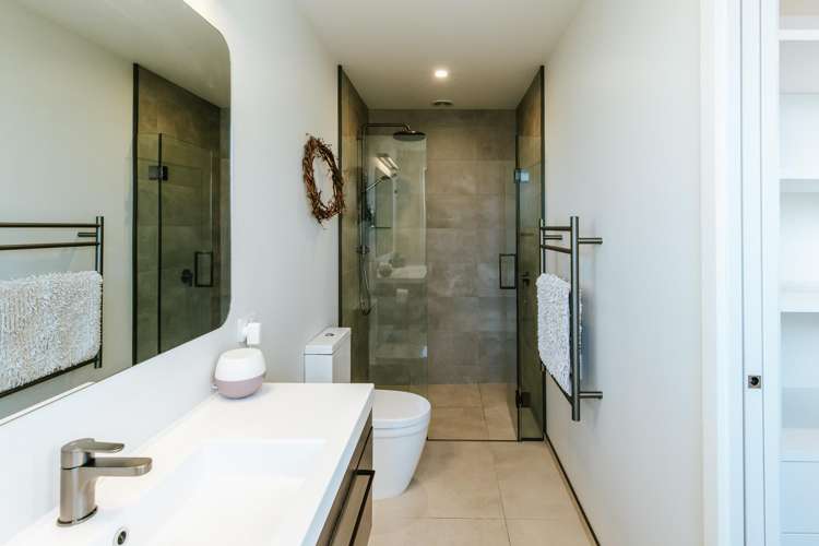 8 Linnburn Road Wanaka_19