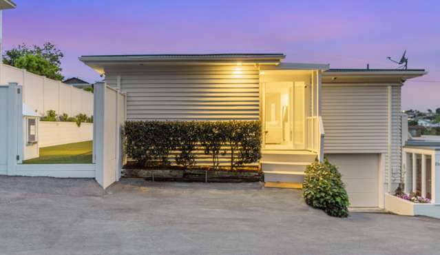 Final Week! Designer Duplex with Views & Land DGZ