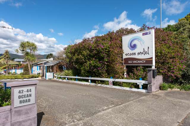 42-44 Ocean Road Paraparaumu Beach_2
