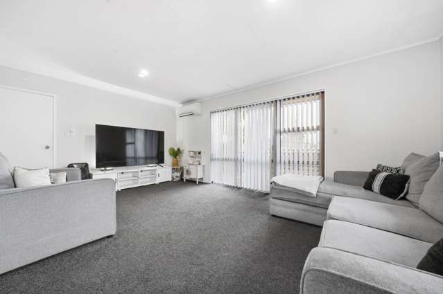 1/319 Roscommon Road Manurewa_2