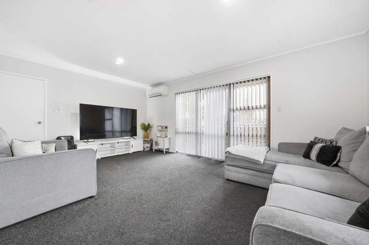 1/319 Roscommon Road Manurewa_2