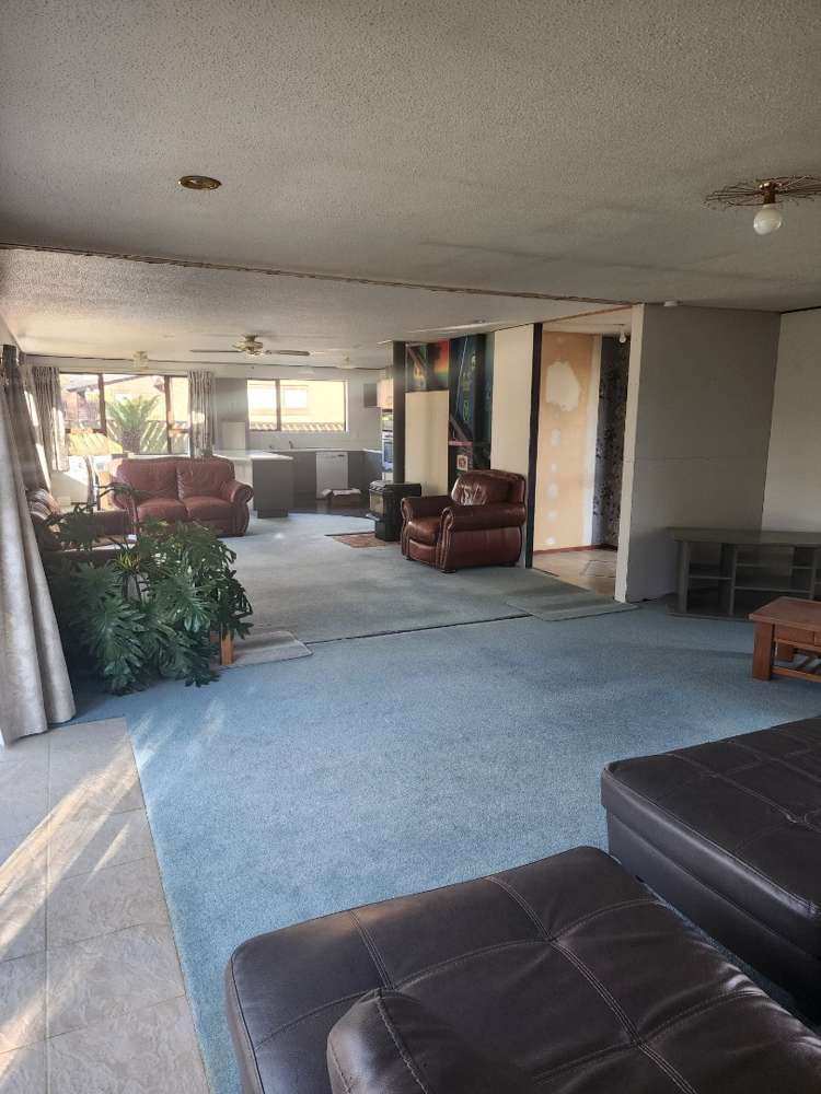 5 Raeburn Place Gore_16