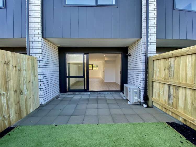 5/12 Enderby Drive 1801_11
