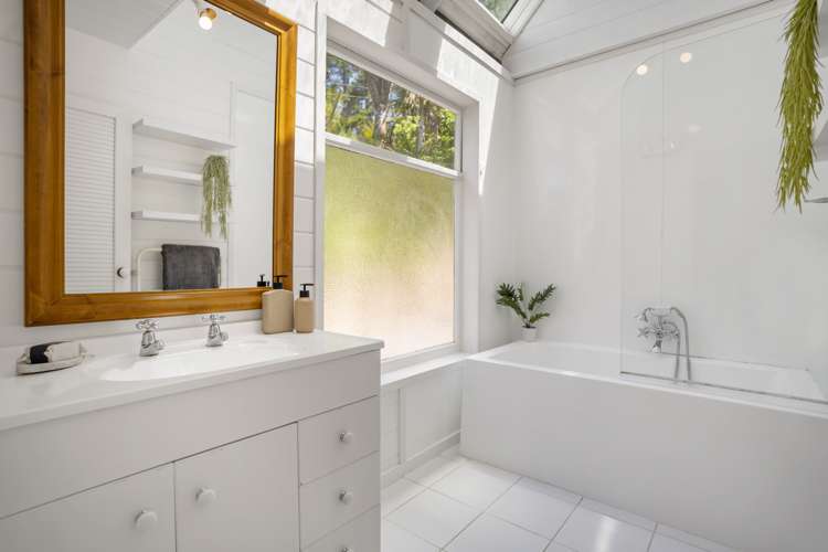 62 Caton Road Waitakere_12