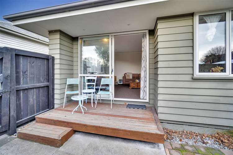 19 Defoe Place Waltham_14