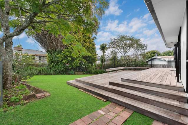 Easy Living in Henderson - Family Gem!