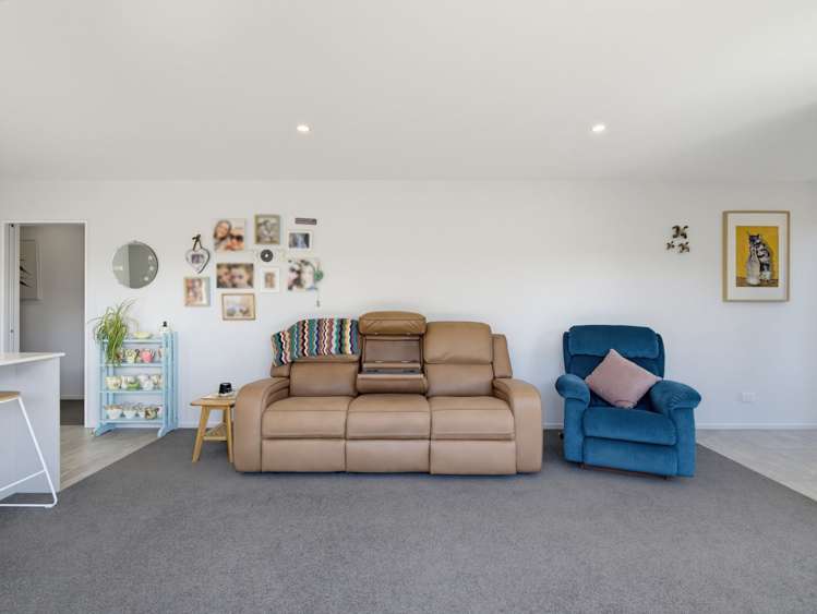 22 Perendale Street_3