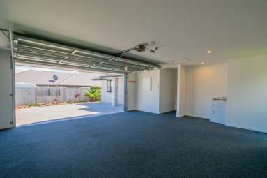 40 Golden Shore Place_2