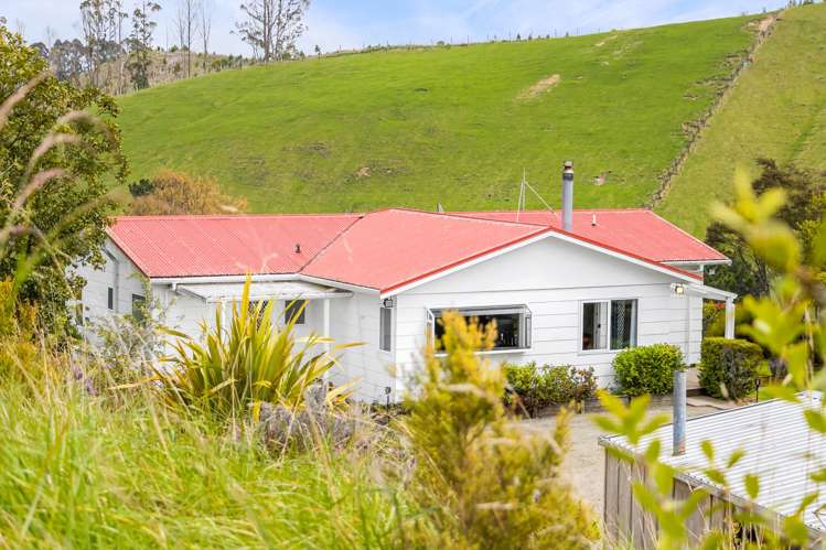 212 Whangamata Road Kinloch_23