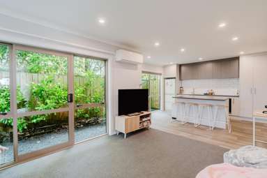 10A Gazeley Avenue_4