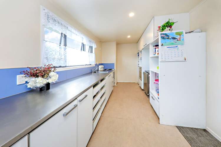 8 Vickers Crescent Mangere_4