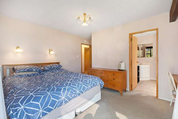 6 Thorn Crescent Fernhill/Sunshine Bay_8