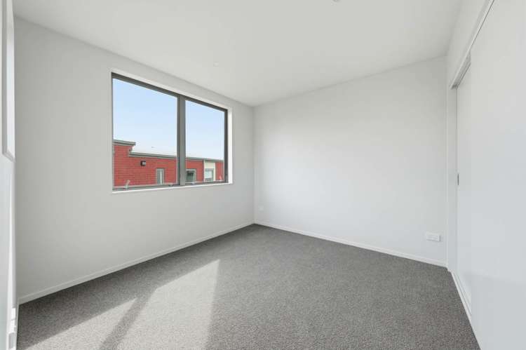 65 Te Ara Wai Mangere East_9