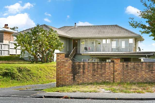 Traditional Three Bedroom Home with Elevated Views in Dinsdale