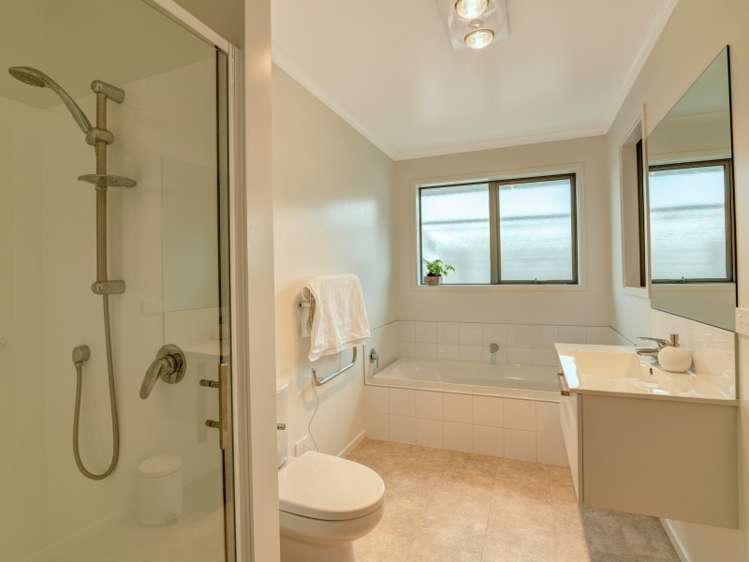 7 Marston Road Lower Shotover_16