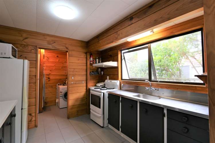 5a Deane Avenue Titirangi_6