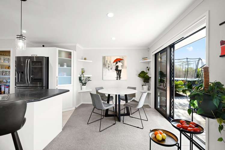 35 Stoneleigh Drive Chartwell_11