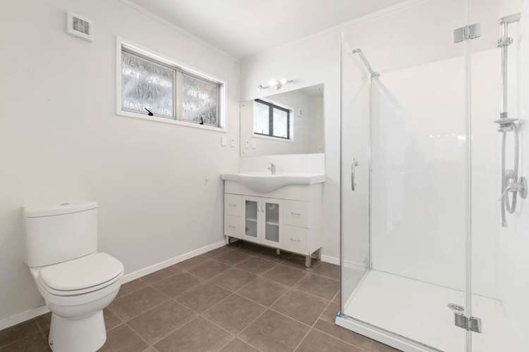 1/691a East Coast Road Browns Bay_10