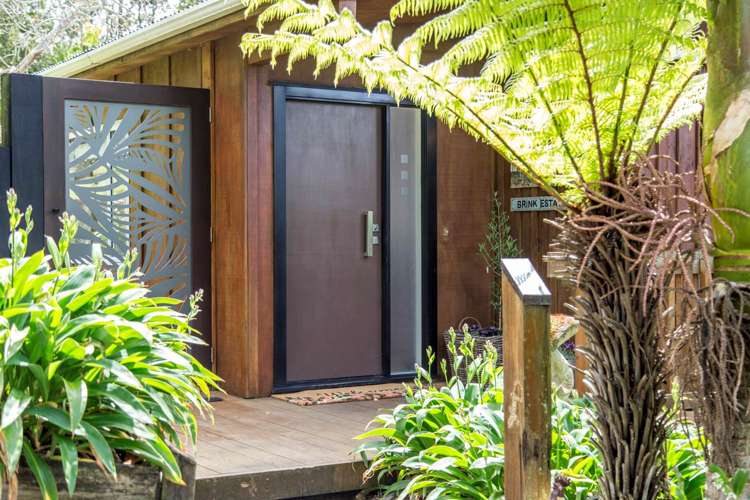 18 Dene Court Lane Greenhithe_11